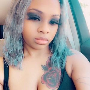 Meet your Posher, Mila